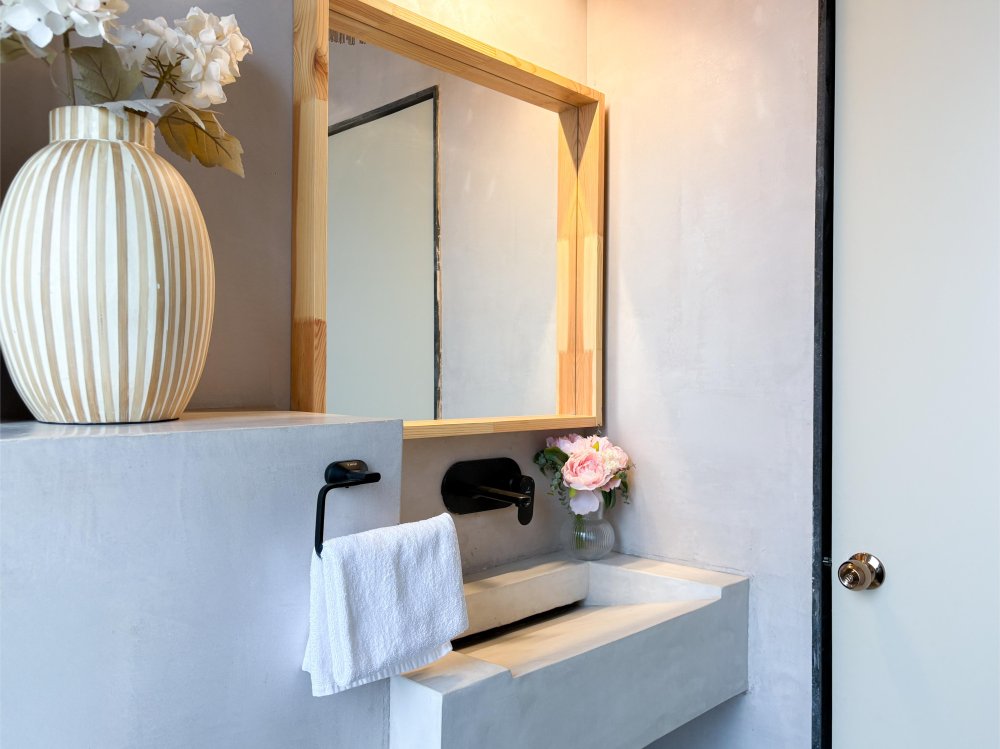 Bathroom amenities