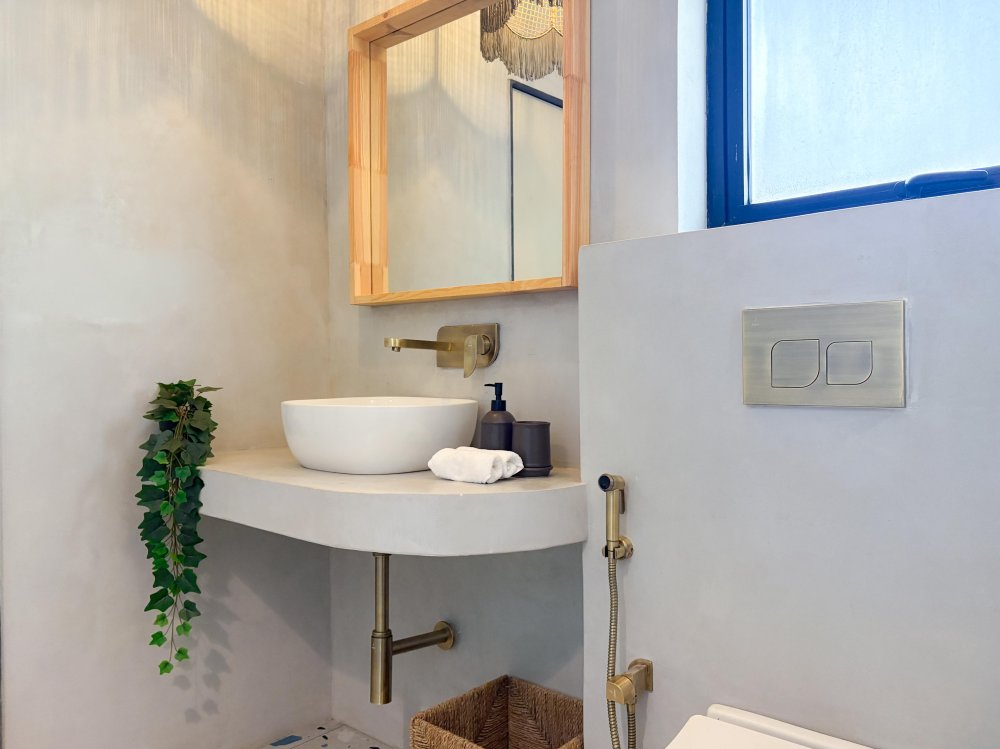 Bathroom amenities
